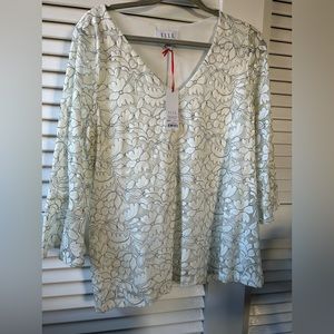 Elle brand new blouse with bell sleeves in ivory size large